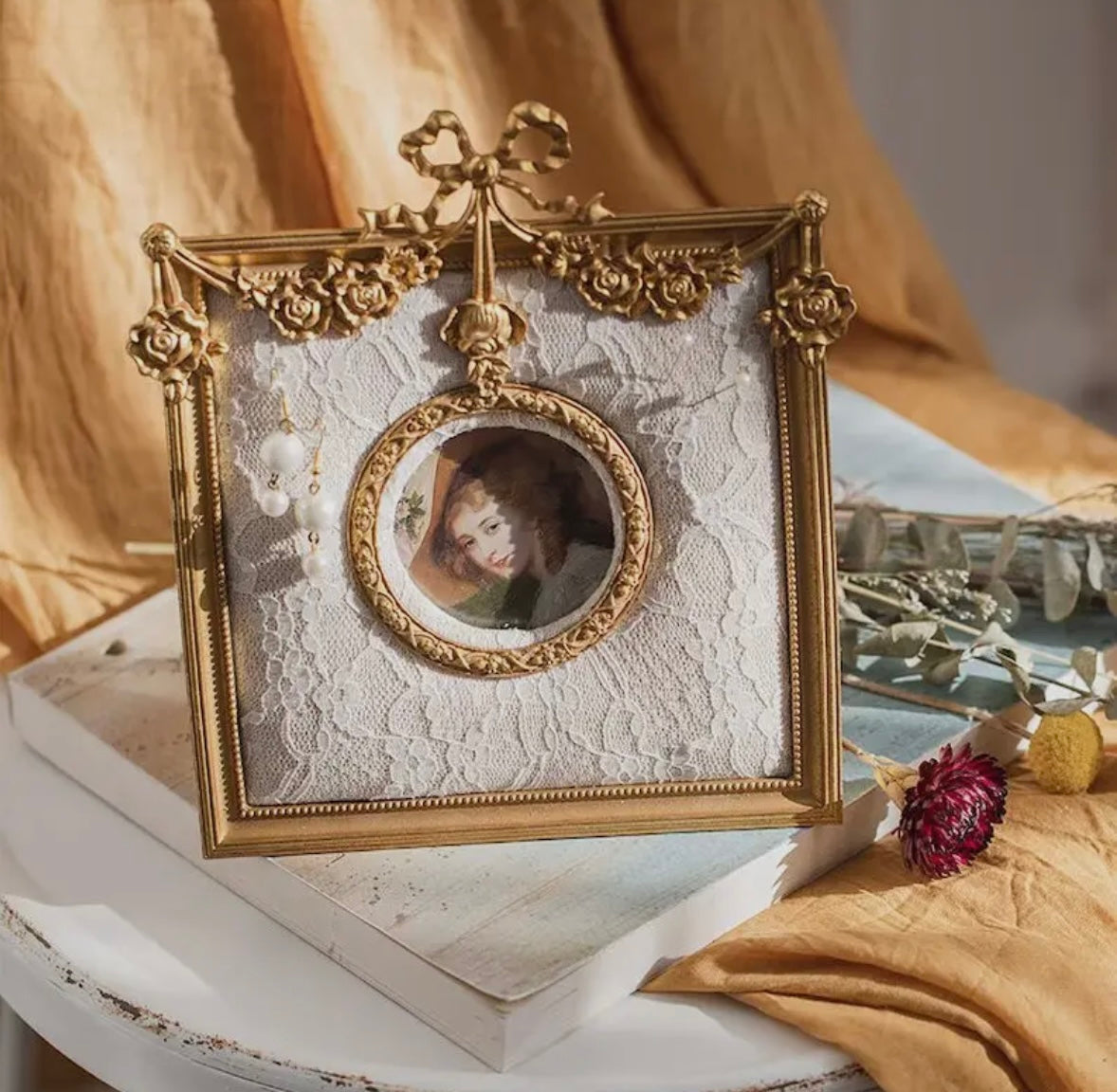 Bow Swag Earring Holder