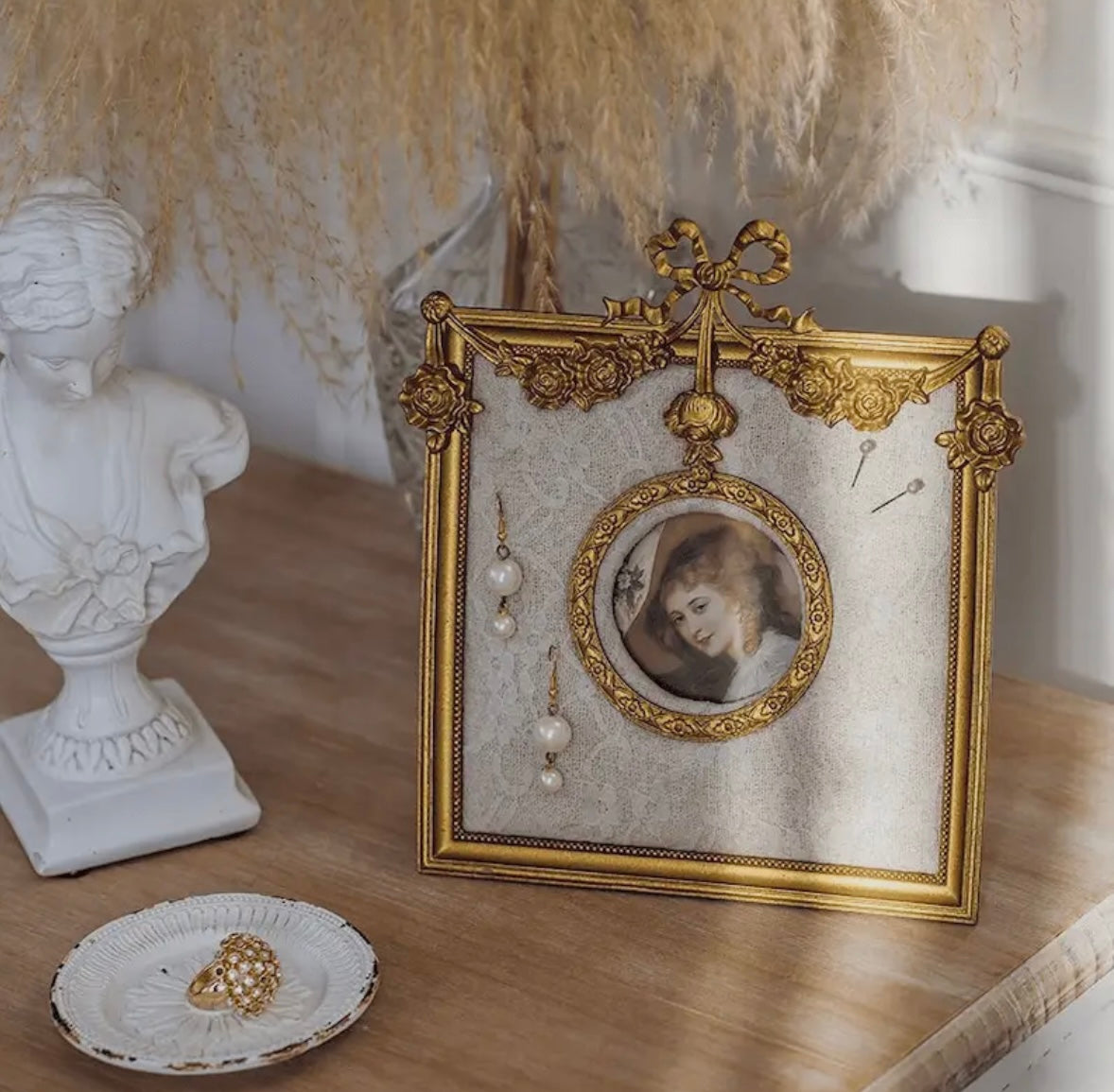 Bow Swag Earring Holder
